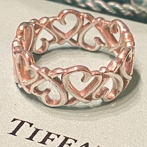 T&Co ‘Loving Heart Band’ ring